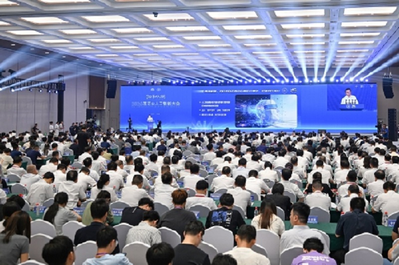 <a href="./xwzx/ezkj/202607/t20260724_774537.html">2026莲花山人工智能大会开幕　第四届“7·22鄂州人才周”同期举办</a>